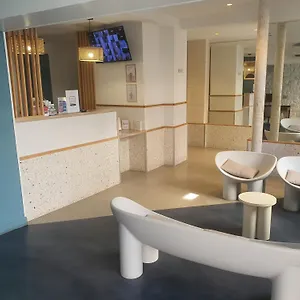 Hipotel Père-lachaise République Hotel Parigi